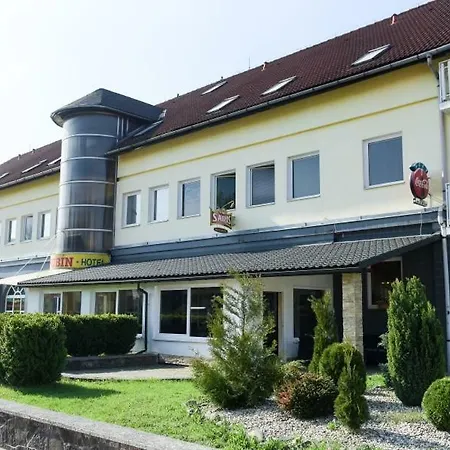 Rubin Hotel *
